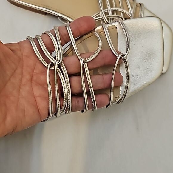 Marc Fisher Women's gold sandals sz 6.5   slides strappy - Picture 2 of 5